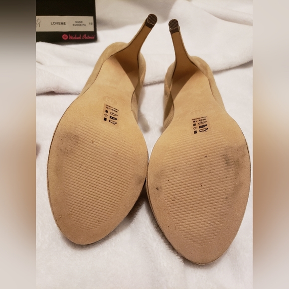 Michael Antonio Pumps - Picture 5 of 7
